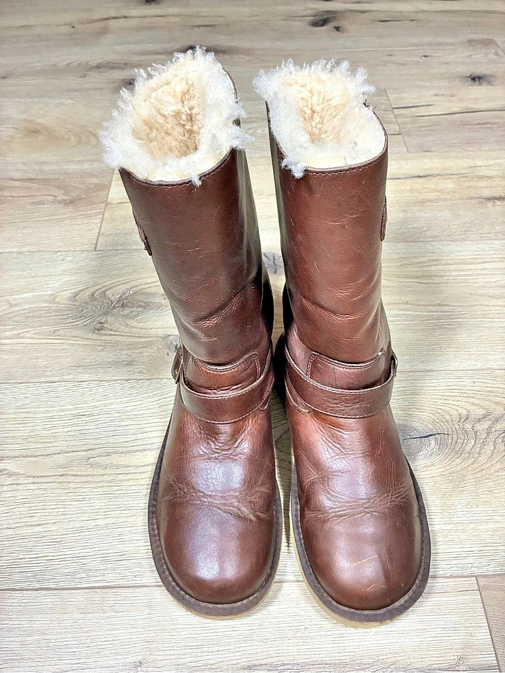 UGG Australia Kensington Brown Leather Shearling Moto Boots Size 8